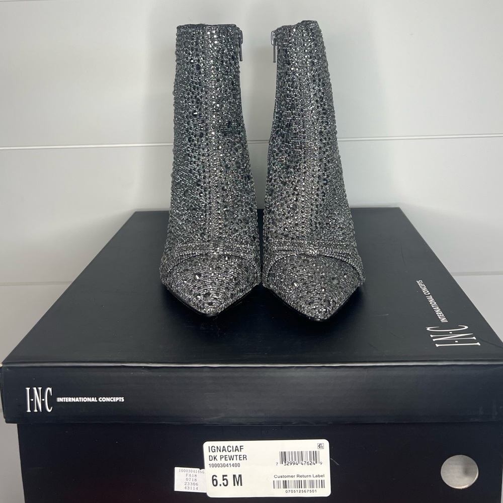 NIB INC International Concepts Rhinestone Booties